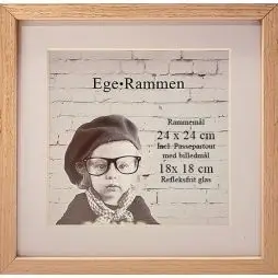 Ege Rammen 24x24 - Incl Passepartout til 18x18 - Ege Rammen
